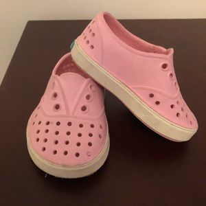Native Toddler Size 5